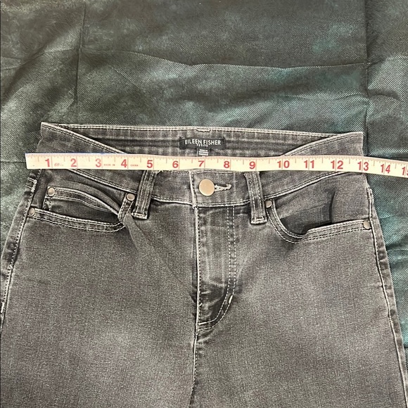 🔥Eileen Fisher Gray High Rise Jeans with Distressed Look🔥 - Picture 3 of 8
